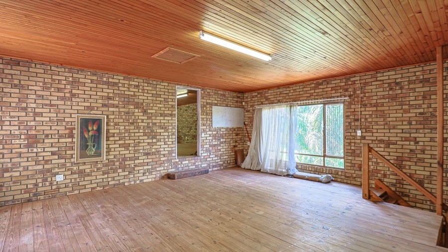 4 Bedroom Property for Sale in Waagfontein North West